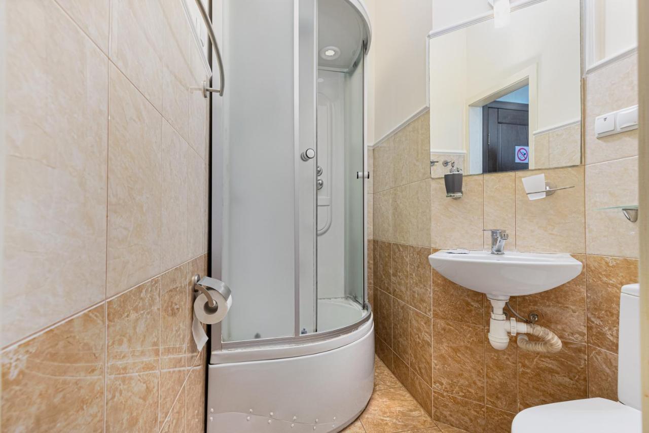 Aparthotel Leonrooms Odessa Dış mekan fotoğraf